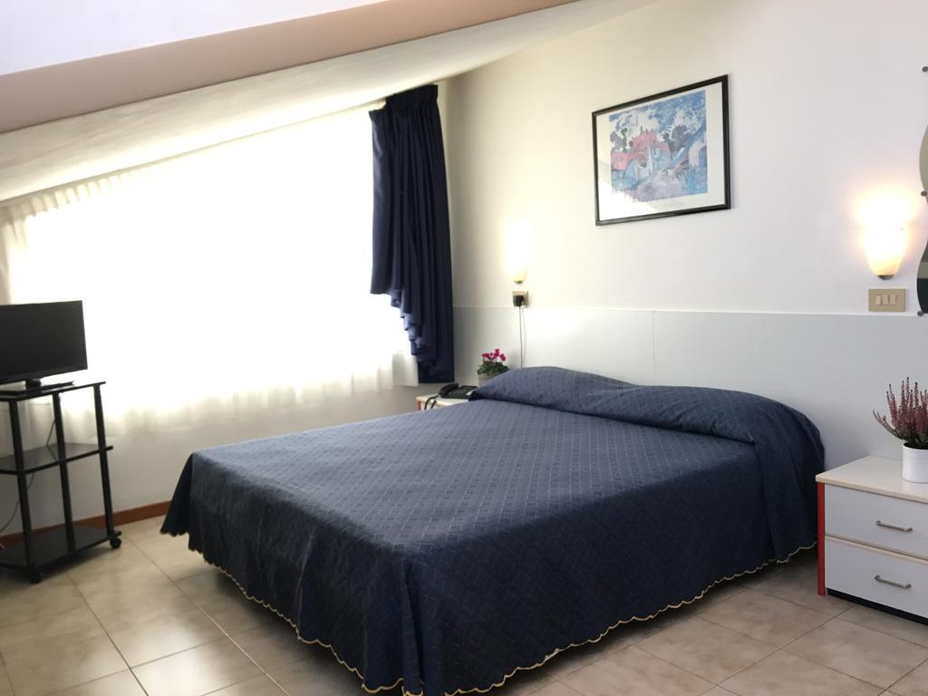 Hotel Zodiaco Lido di Jesolo Exteriör bild