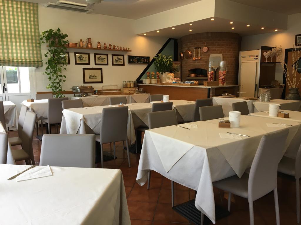 Hotel Zodiaco Lido di Jesolo Exteriör bild
