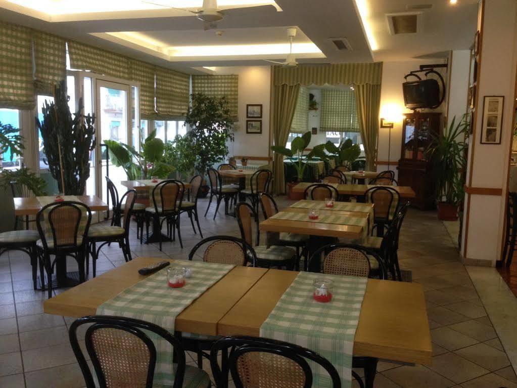 Hotel Zodiaco Lido di Jesolo Exteriör bild